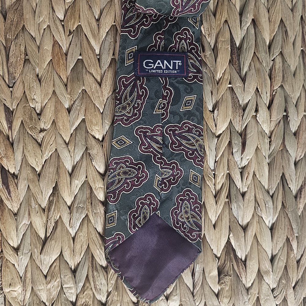 VINTAGE GANT Men's Purple and Gray Patterned silk Tie